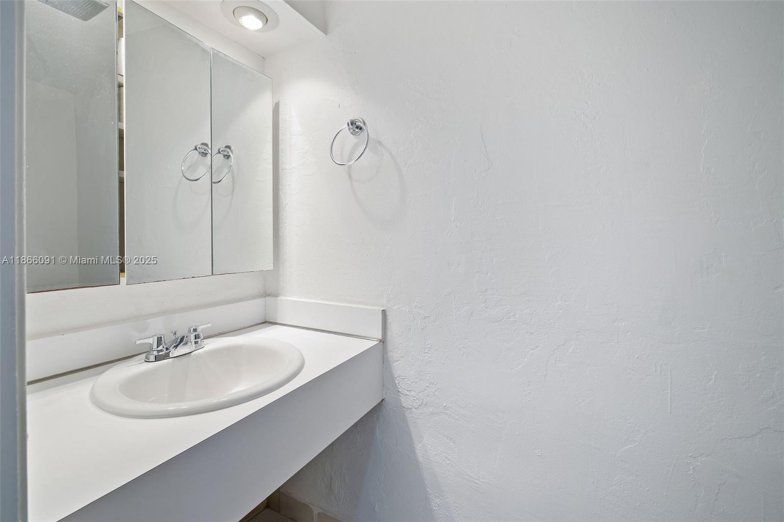 DADELAND GROVE CONDO - Residential