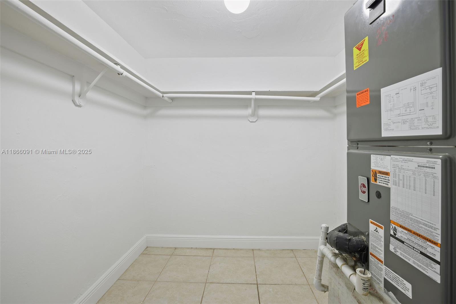 DADELAND GROVE CONDO - Residential