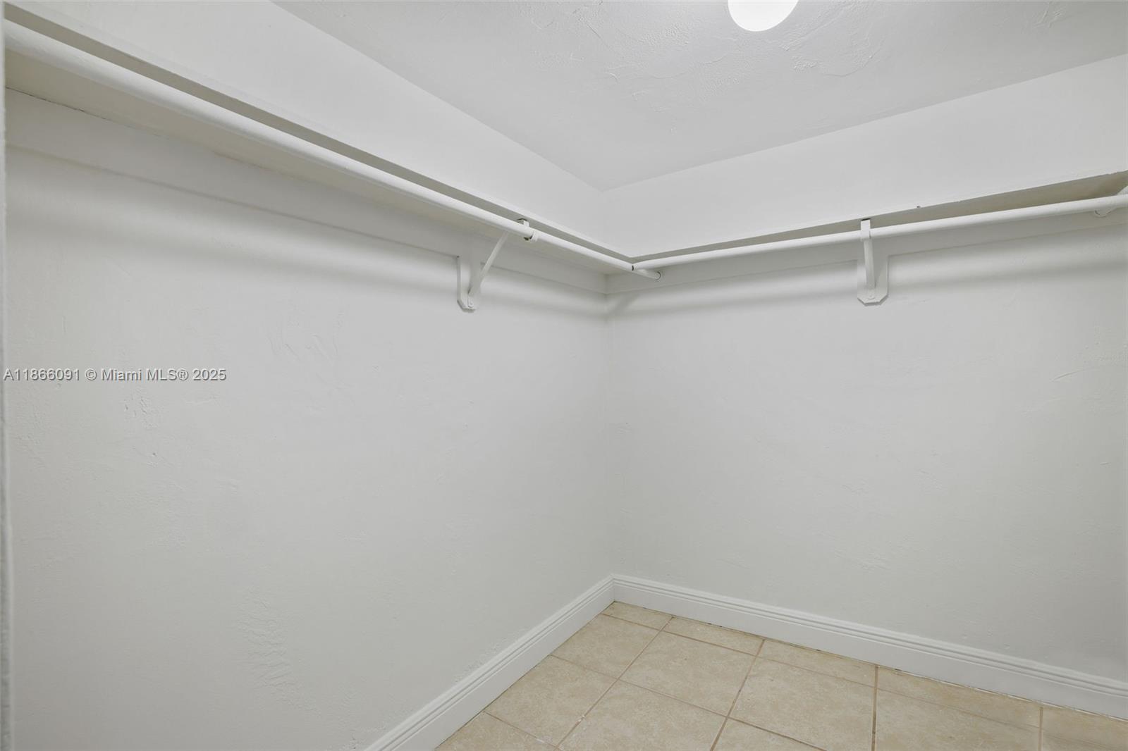 DADELAND GROVE CONDO - Residential