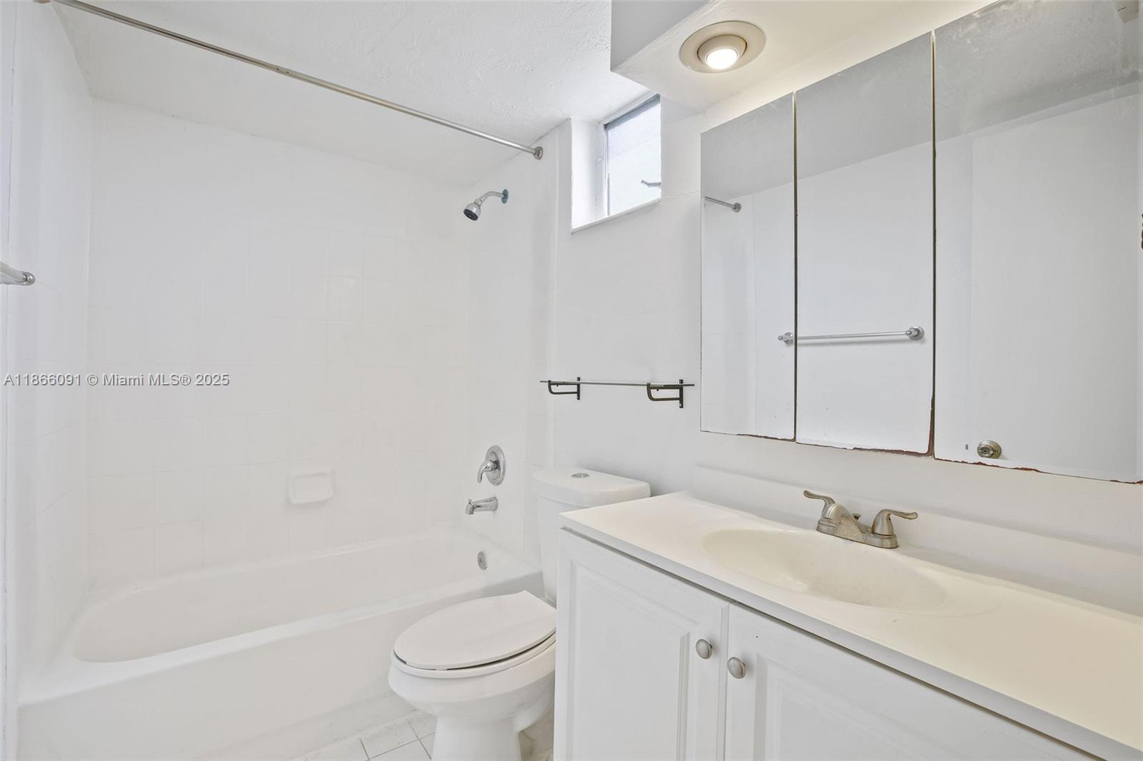 DADELAND GROVE CONDO - Residential