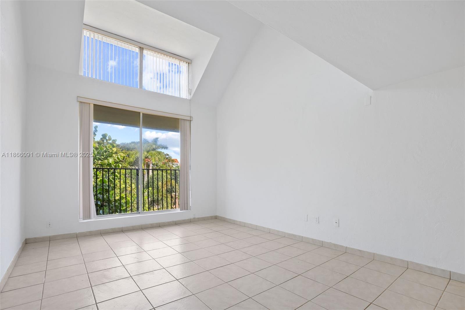 DADELAND GROVE CONDO - Residential