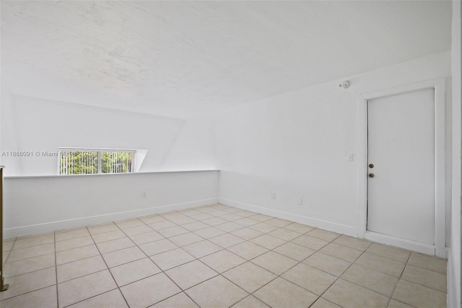 DADELAND GROVE CONDO - Residential