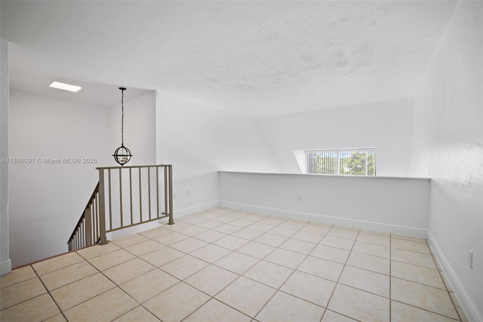 DADELAND GROVE CONDO - Residential