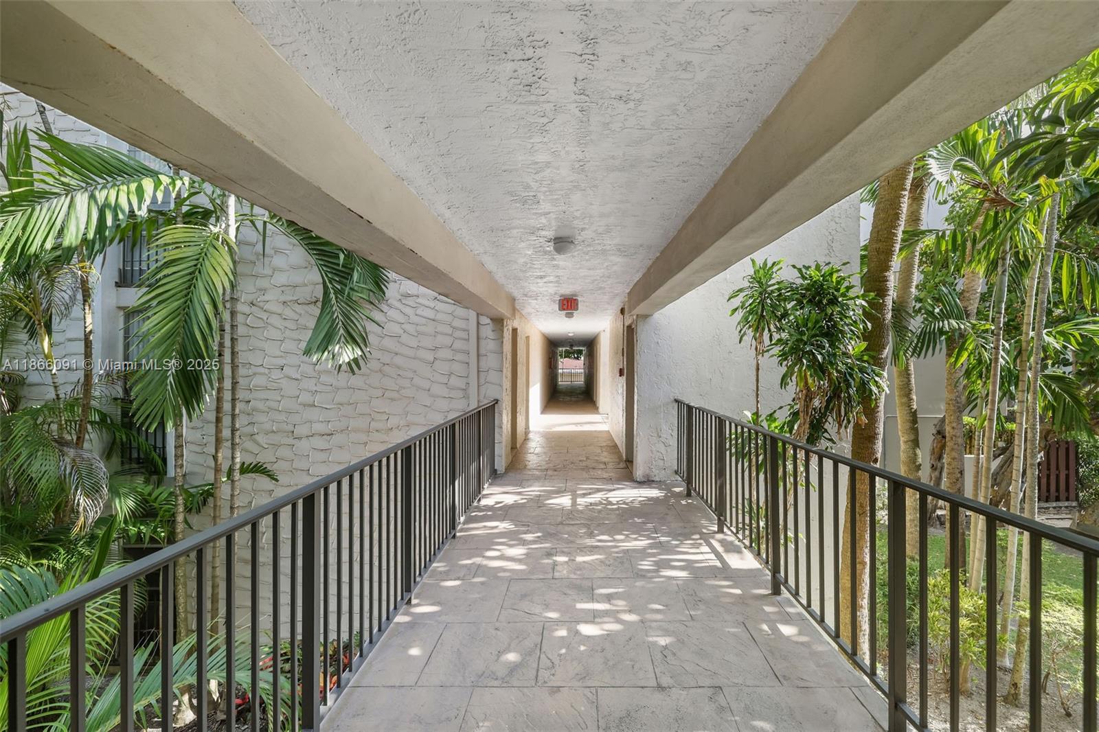 DADELAND GROVE CONDO - Residential