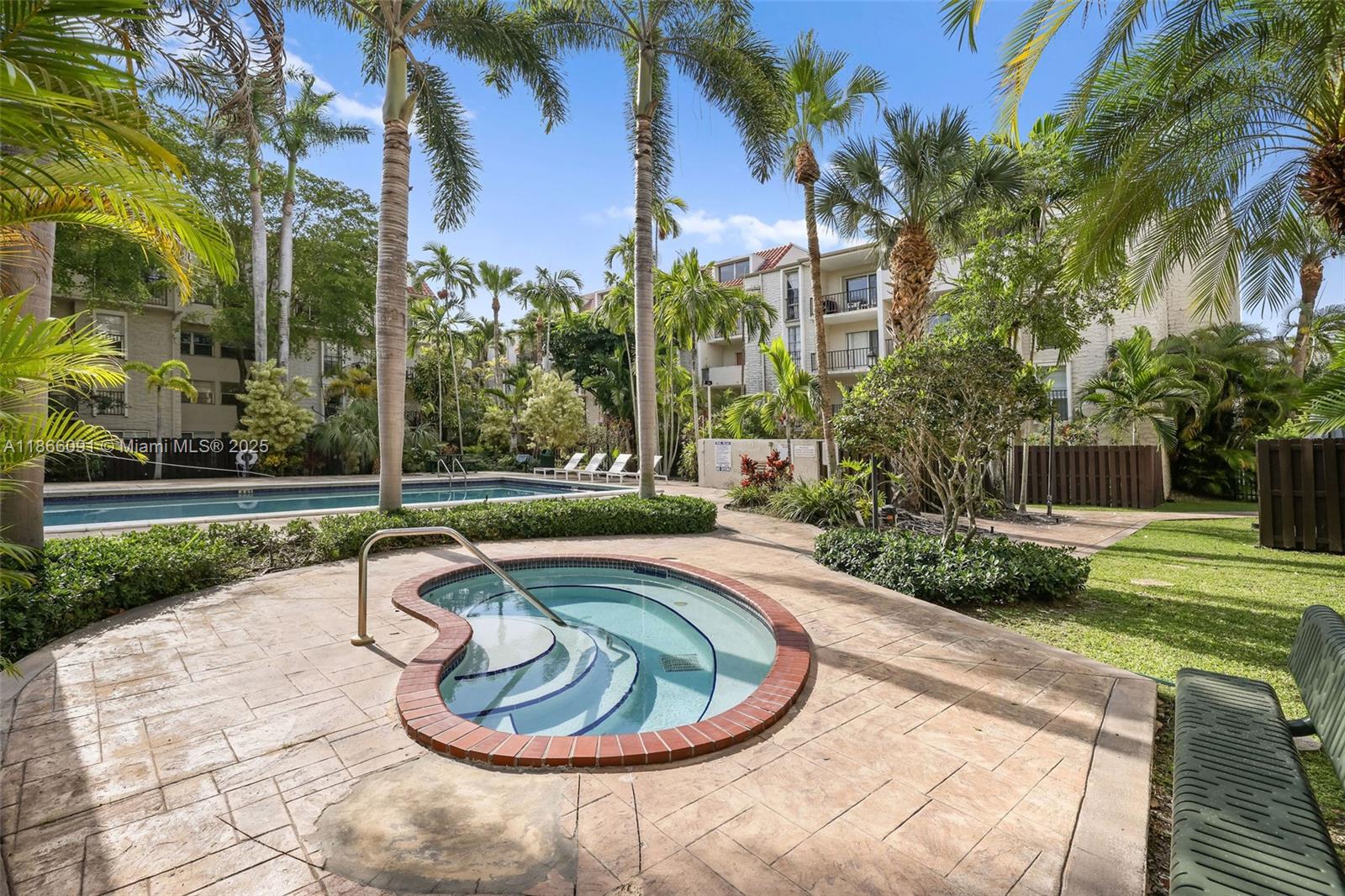 DADELAND GROVE CONDO - Residential