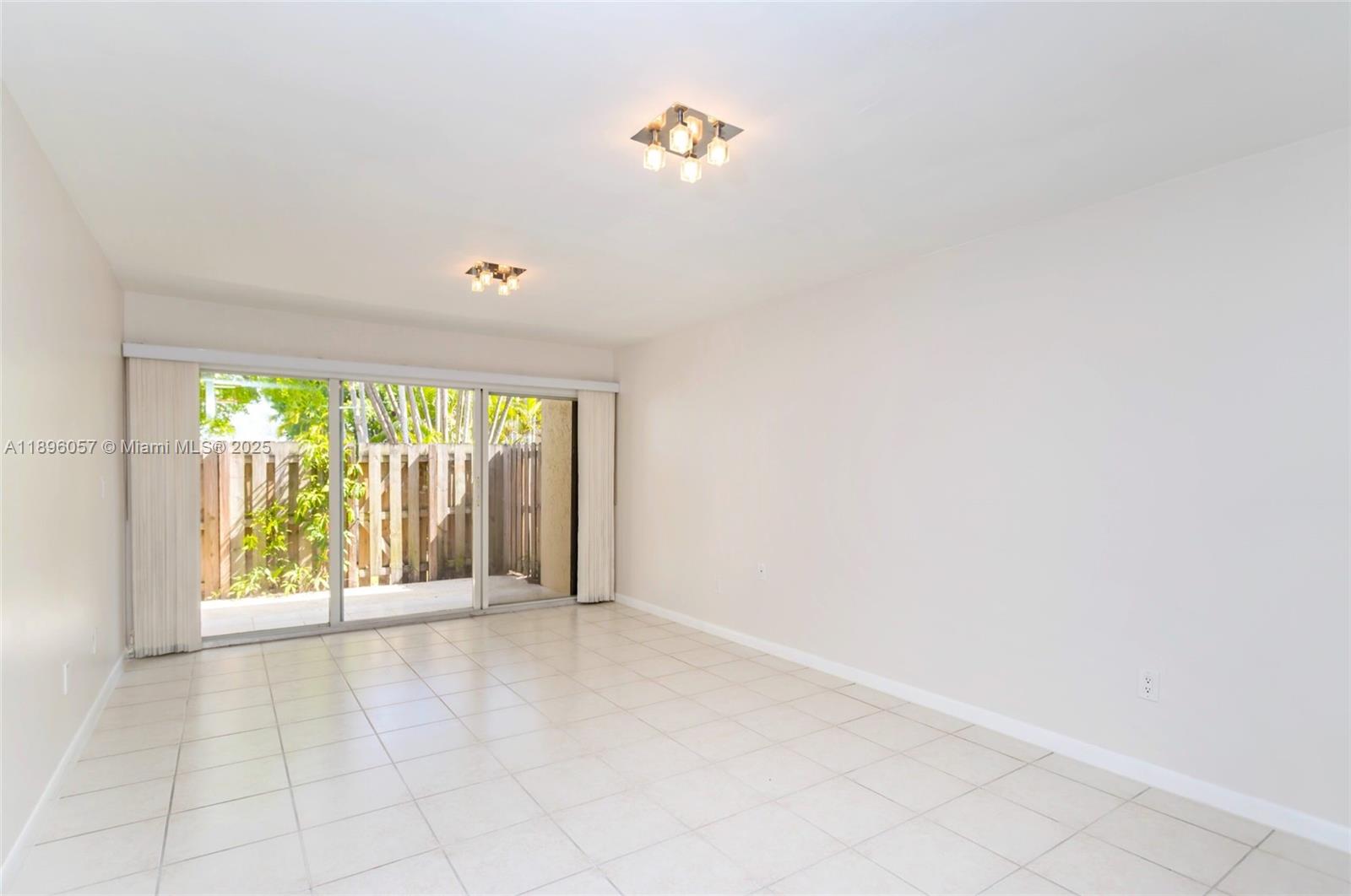 CORAL REEF TOWNHOUSES CON - Residential Lease