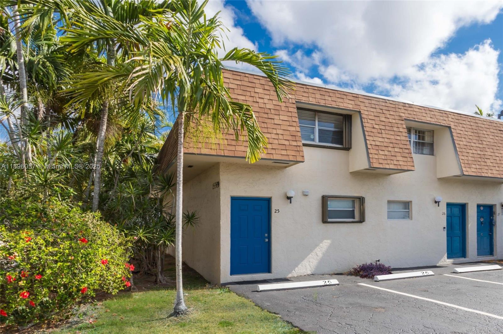 CORAL REEF TOWNHOUSES CON - Residential Lease