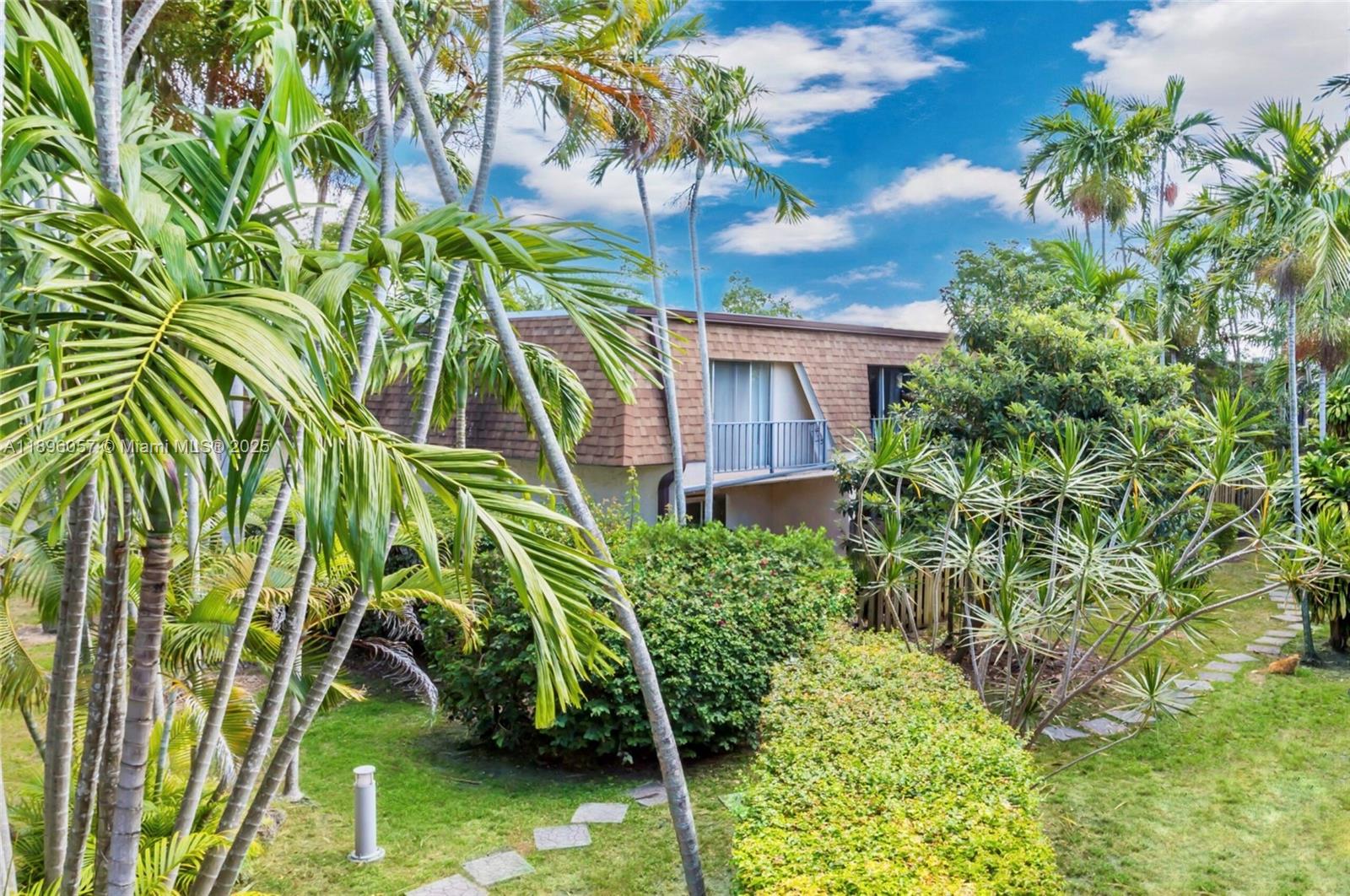 CORAL REEF TOWNHOUSES CON - Residential Lease