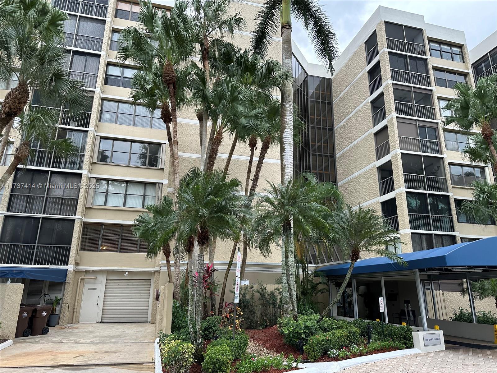 COUNTRY CLUB APTS AT - Residential