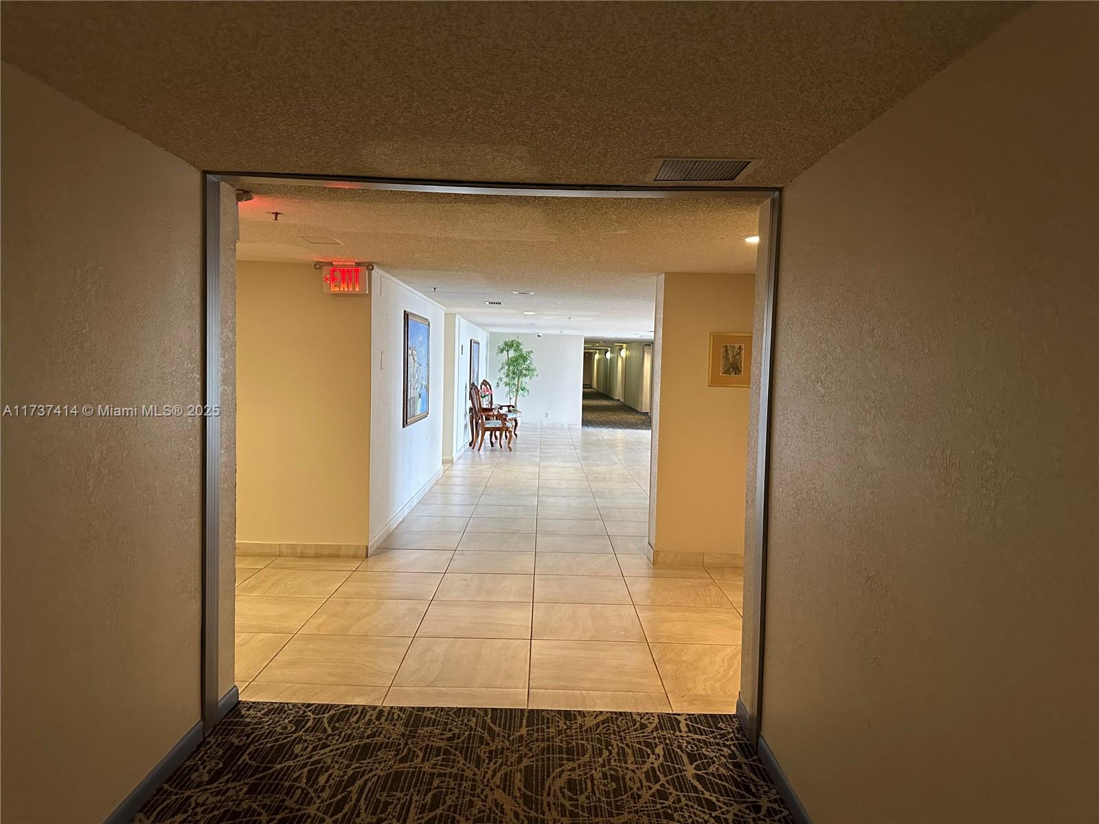 COUNTRY CLUB APTS AT - Residential