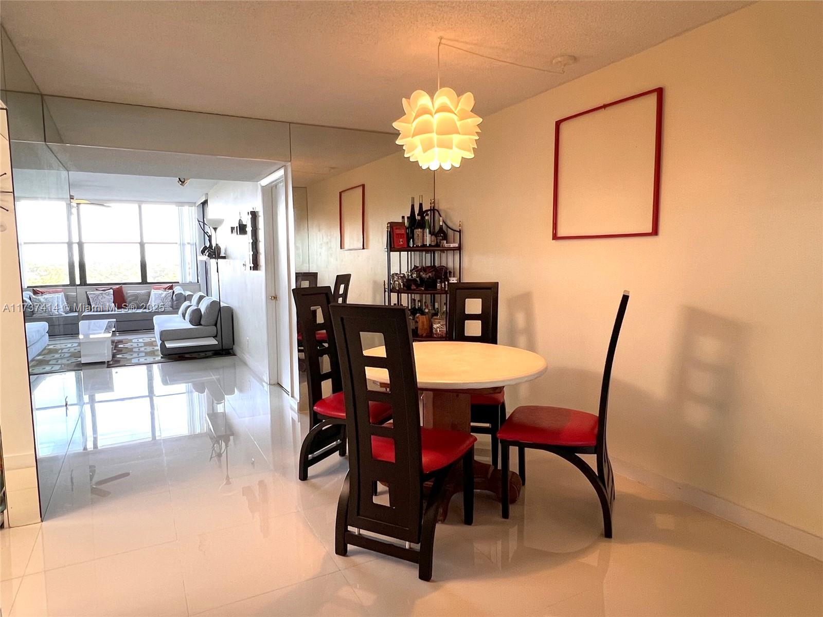 COUNTRY CLUB APTS AT - Residential