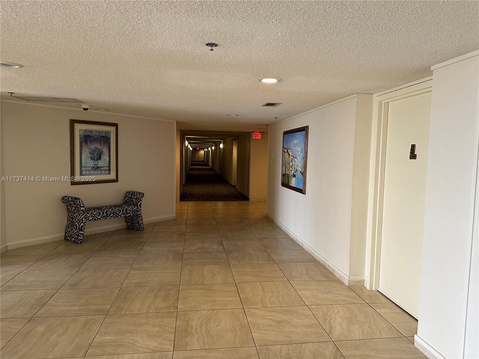 COUNTRY CLUB APTS AT - Residential