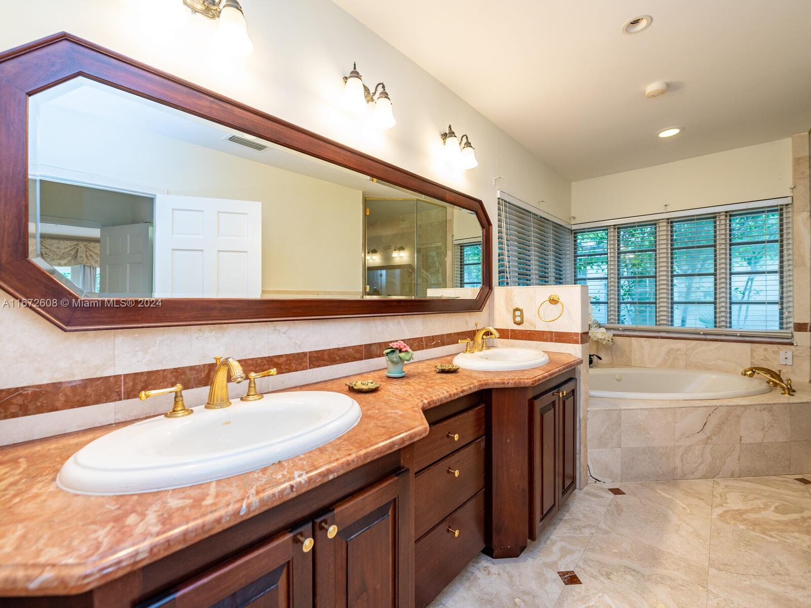 CORAL GABLES COUNTRY CLUB - Residential