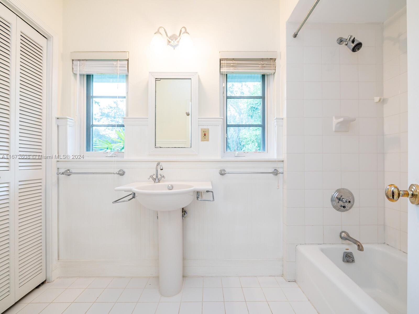 CORAL GABLES COUNTRY CLUB - Residential