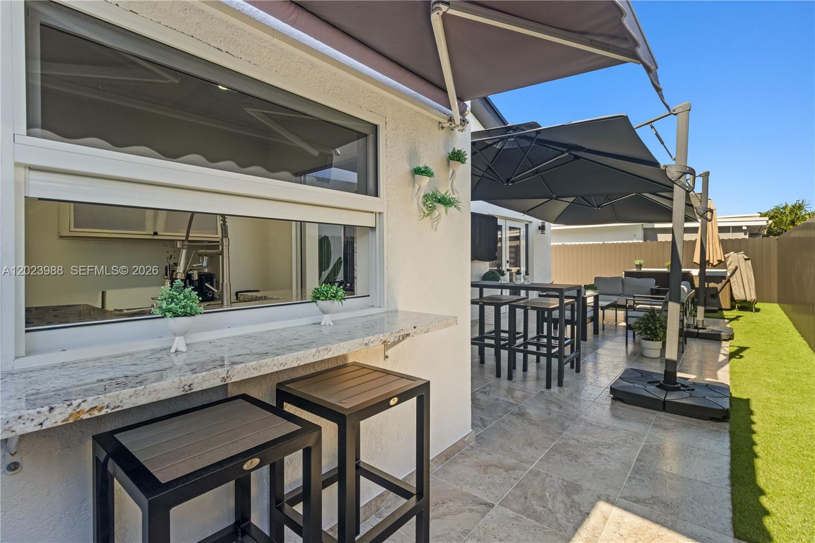 COLONIAL PINES - Residential