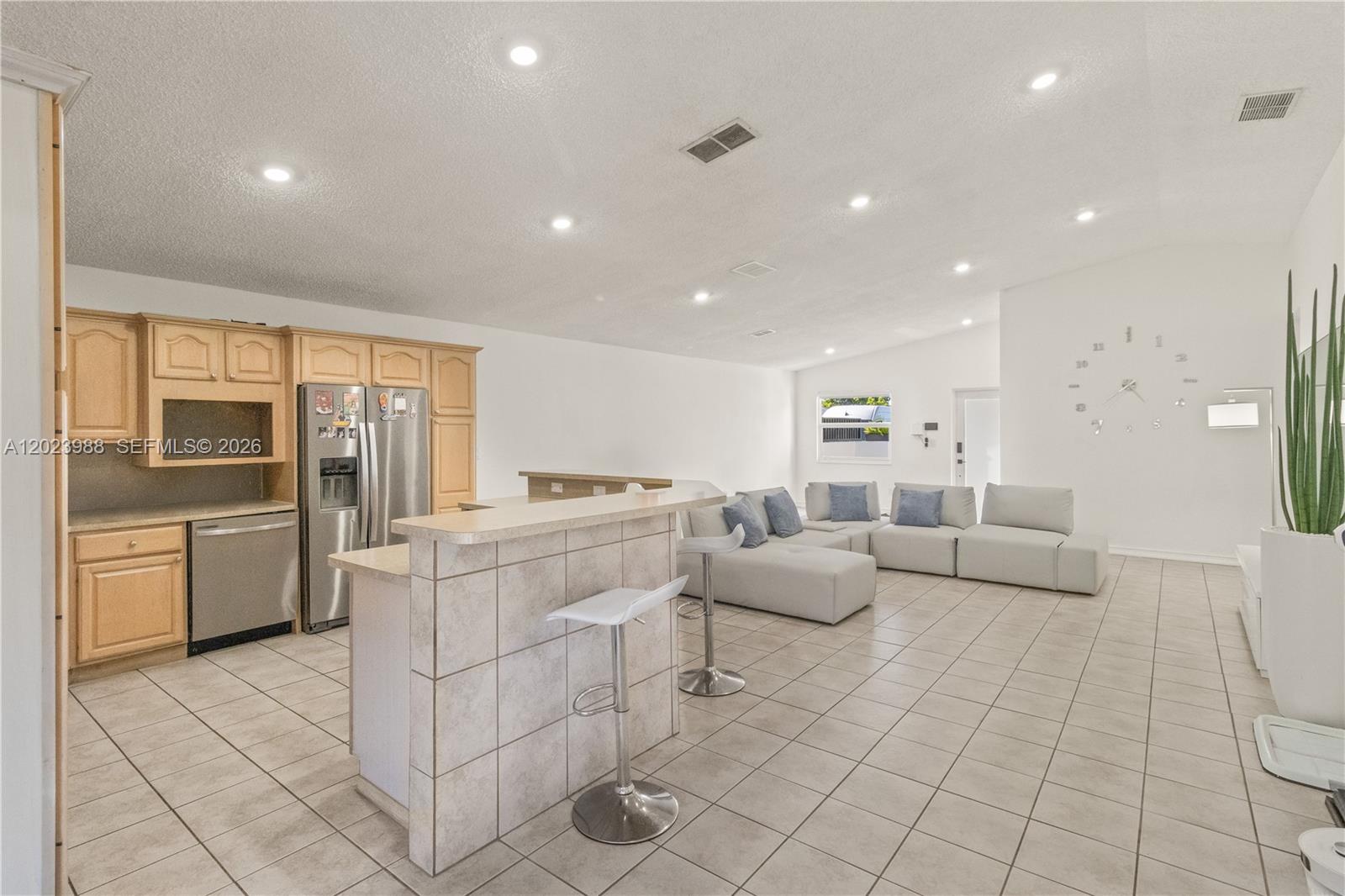 COLONIAL PINES - Residential