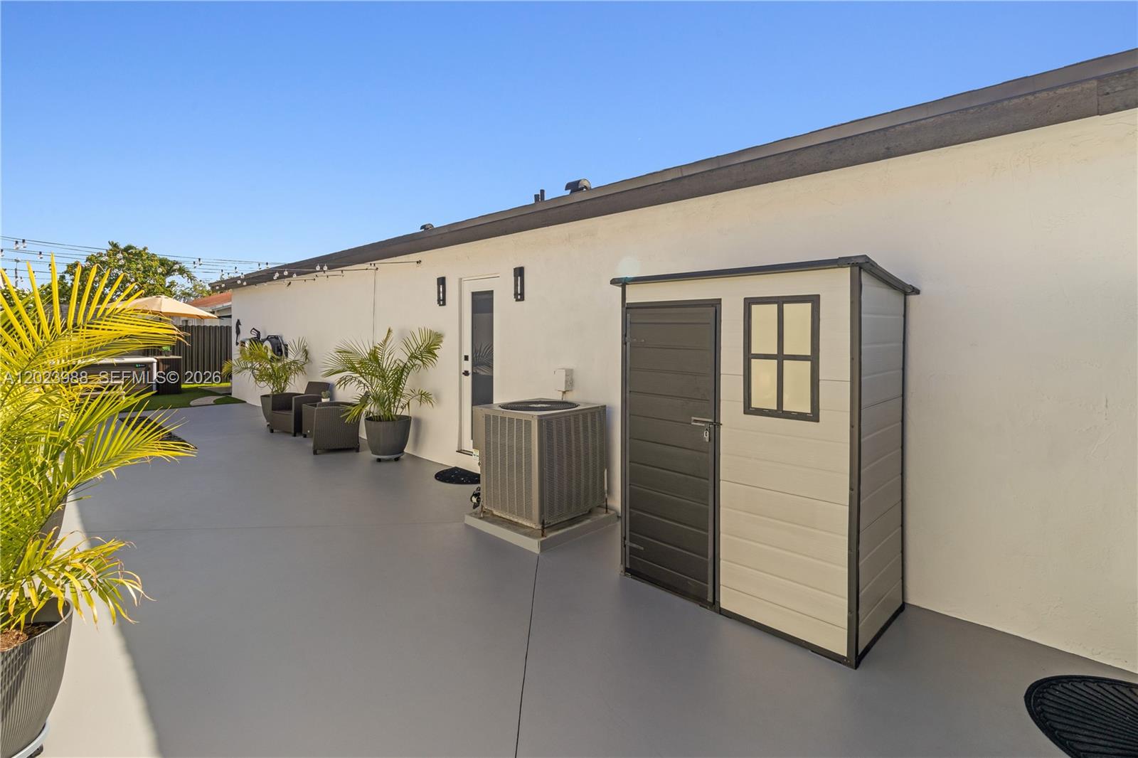 COLONIAL PINES - Residential
