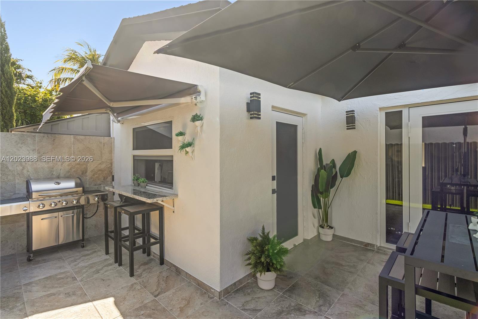 COLONIAL PINES - Residential
