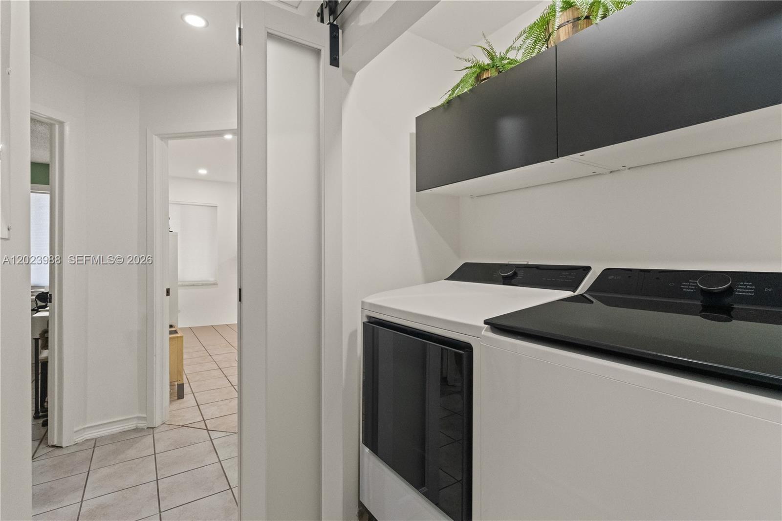 COLONIAL PINES - Residential
