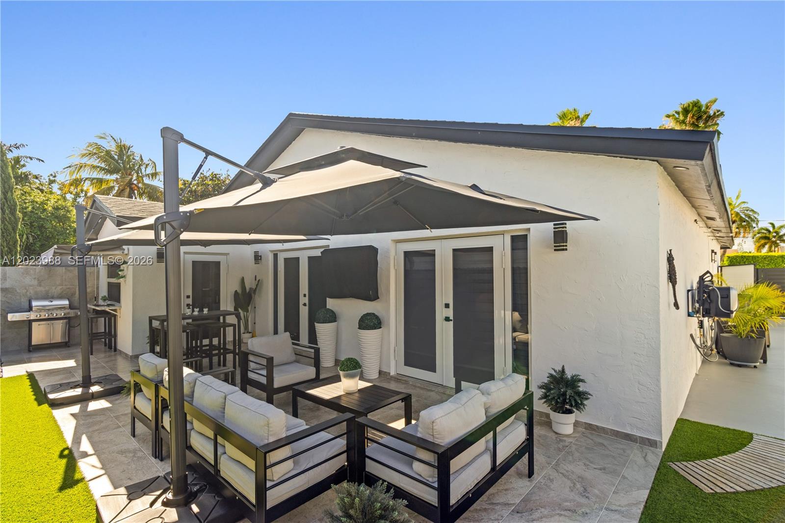 COLONIAL PINES - Residential