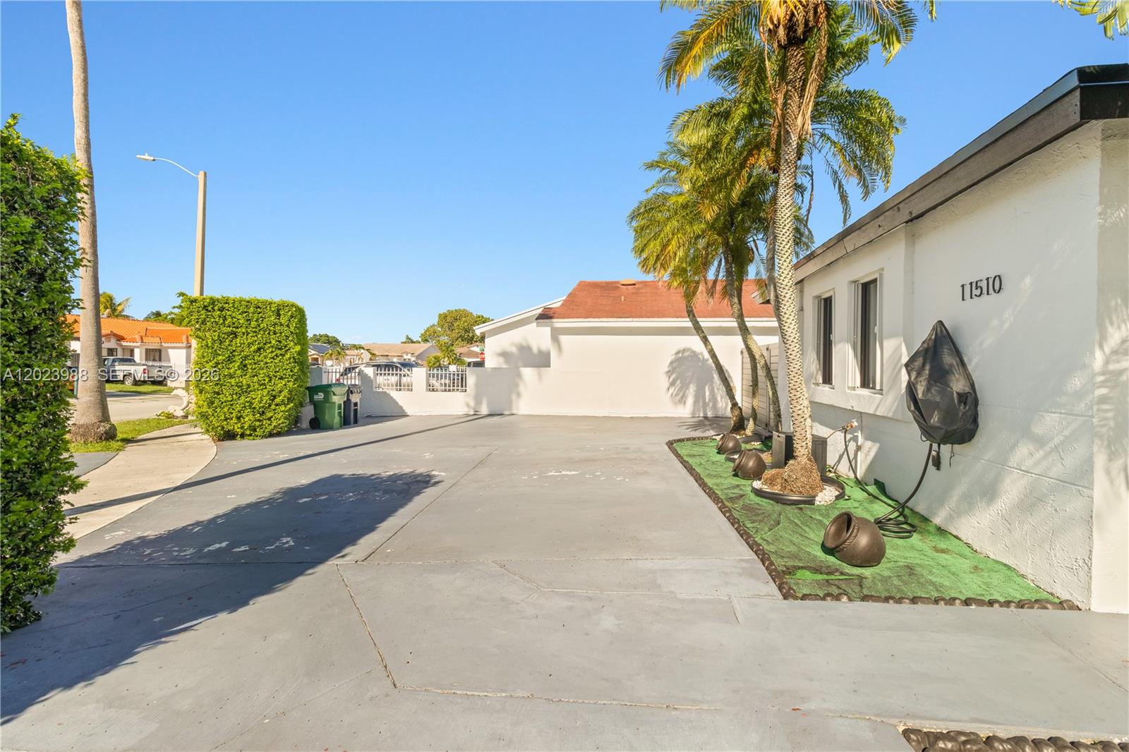 COLONIAL PINES - Residential