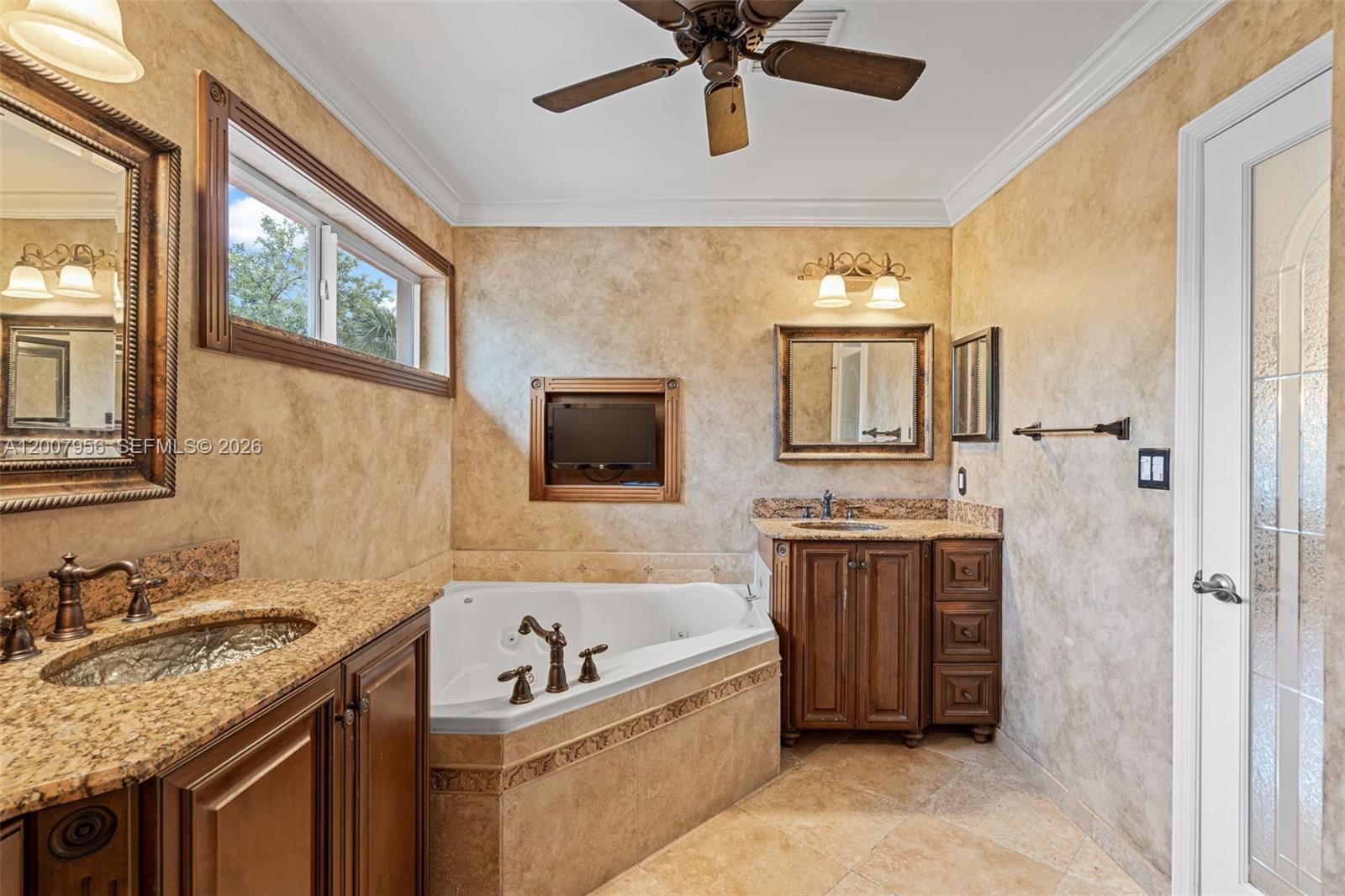 SAPPHIRE POINTE - DIAMOND - Residential