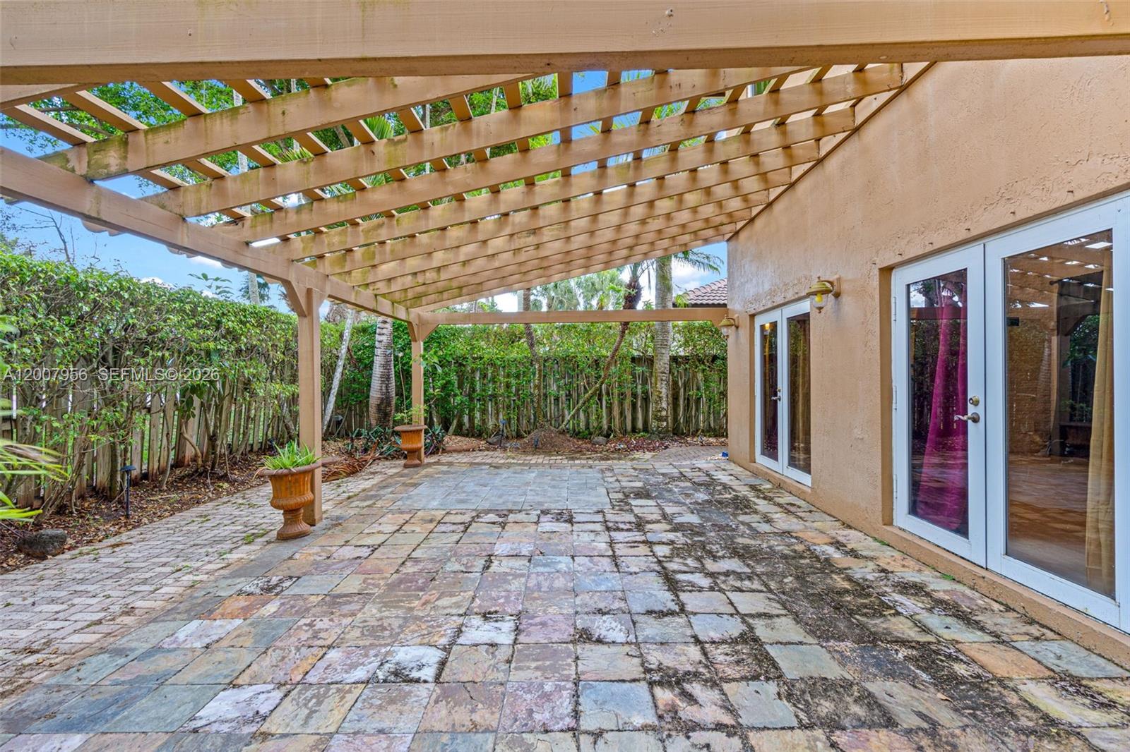 SAPPHIRE POINTE - DIAMOND - Residential