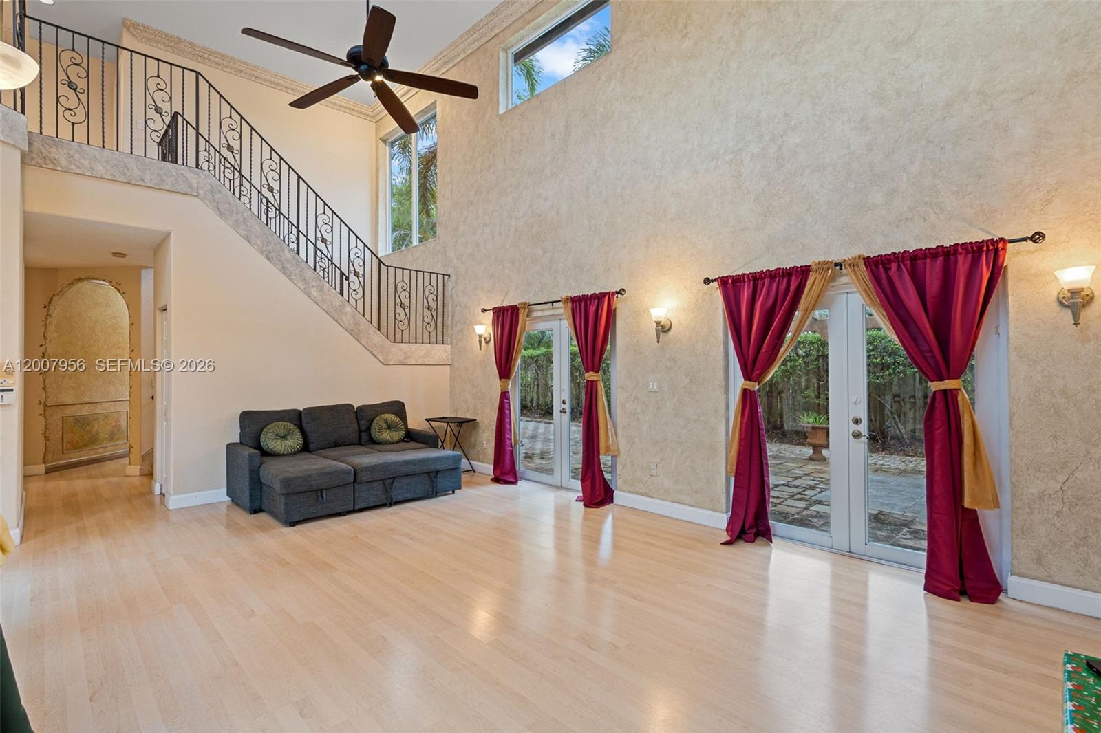 SAPPHIRE POINTE - DIAMOND - Residential