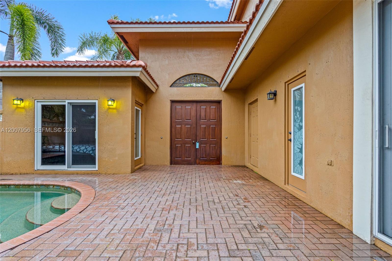 SAPPHIRE POINTE - DIAMOND - Residential
