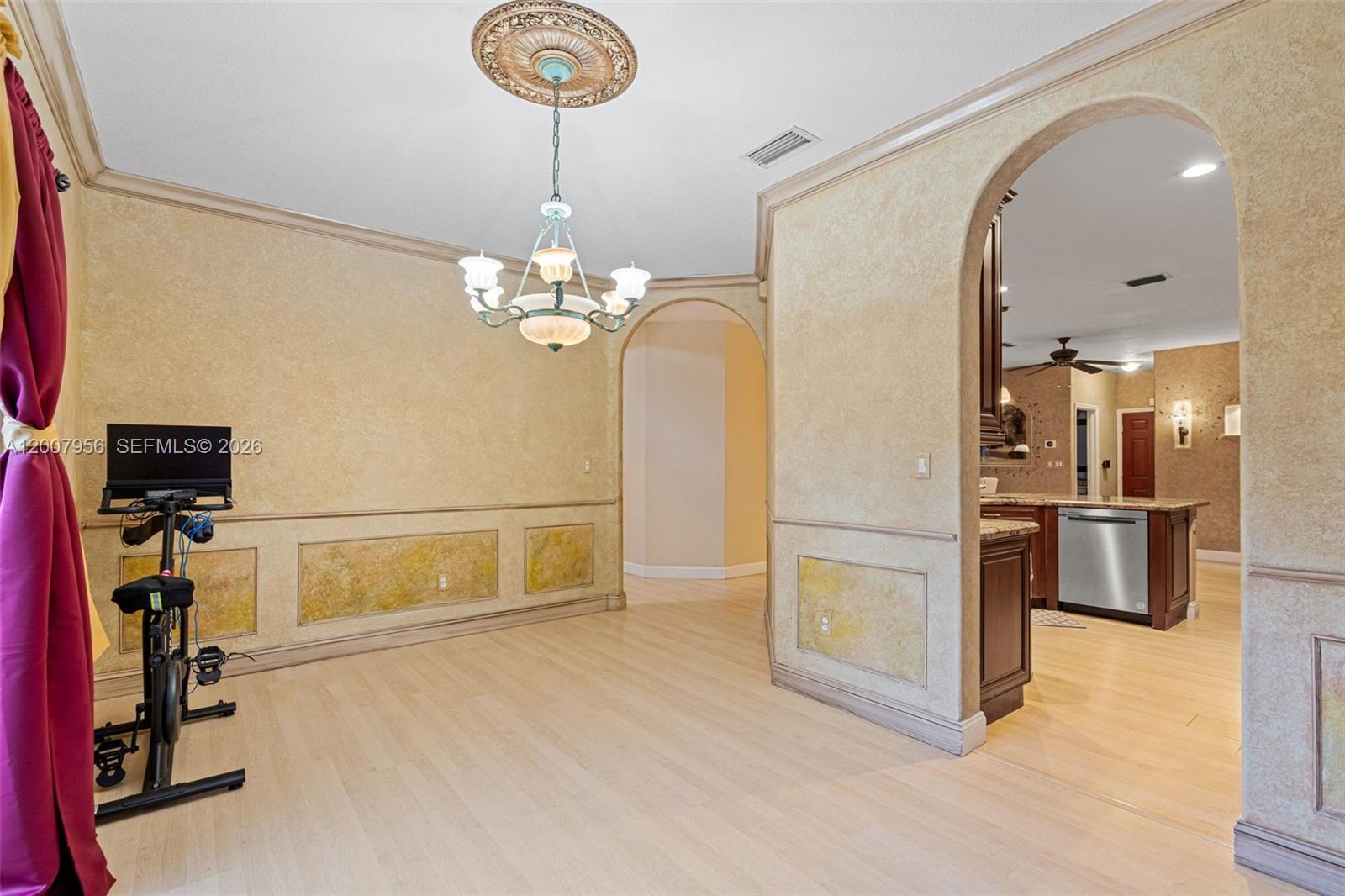 SAPPHIRE POINTE - DIAMOND - Residential