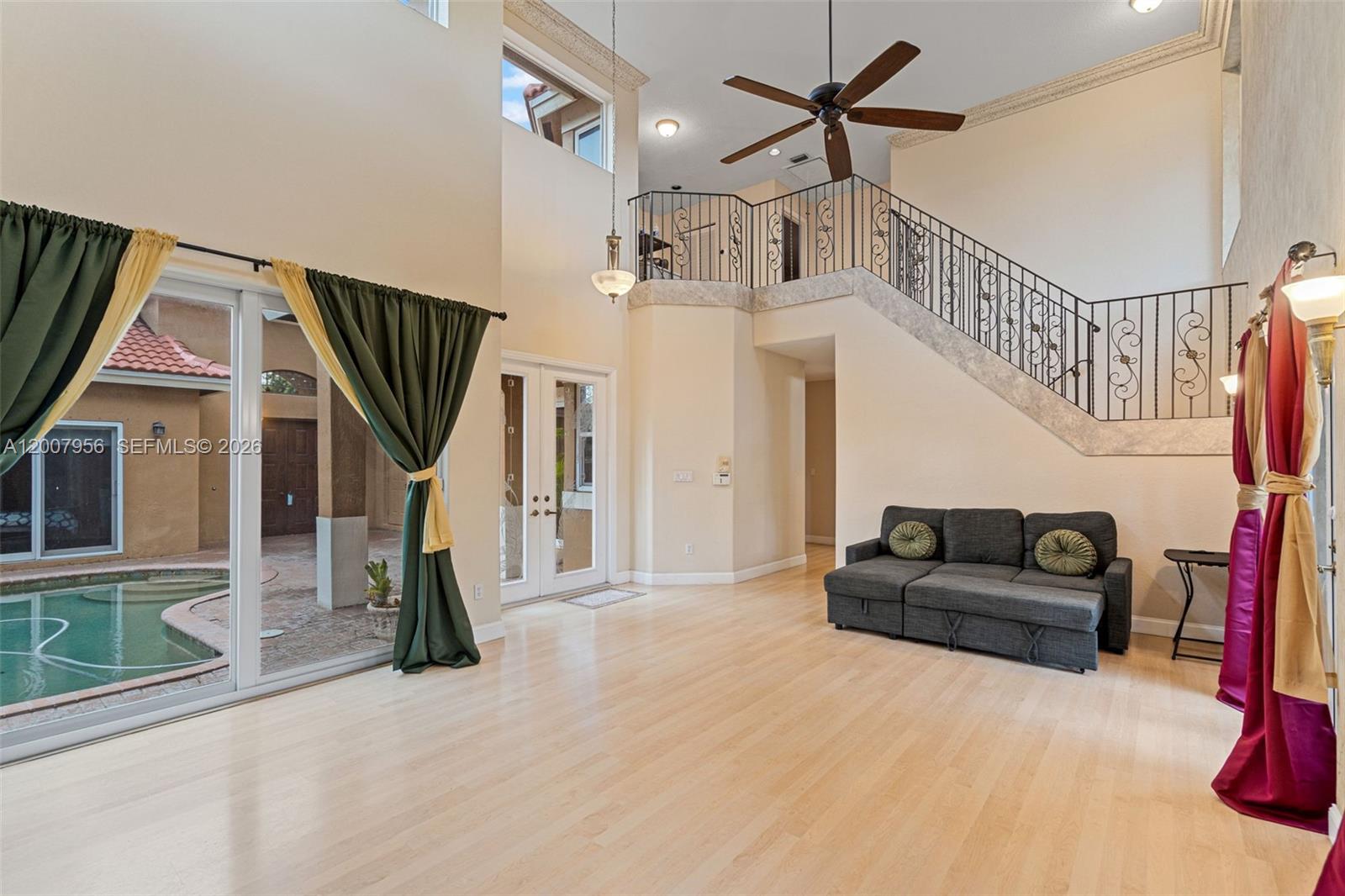SAPPHIRE POINTE - DIAMOND - Residential
