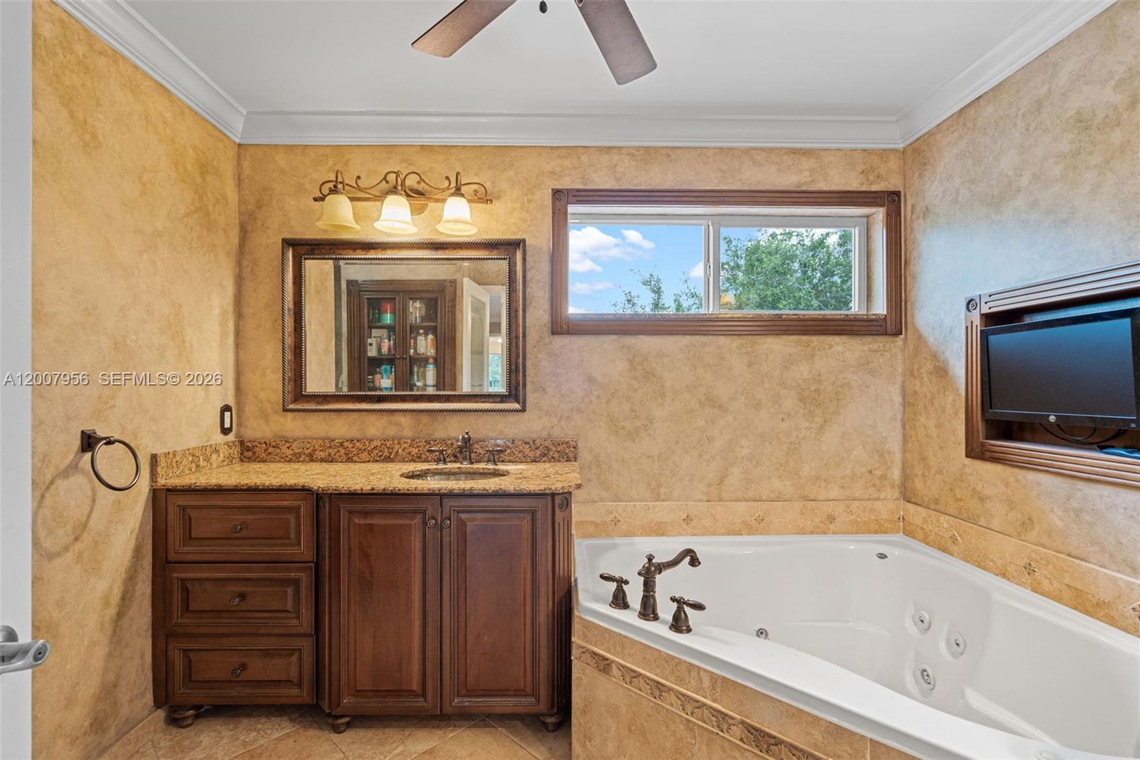 SAPPHIRE POINTE - DIAMOND - Residential