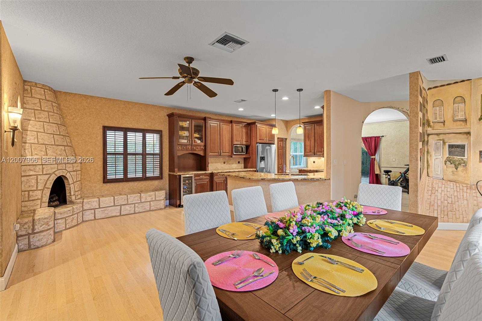 SAPPHIRE POINTE - DIAMOND - Residential