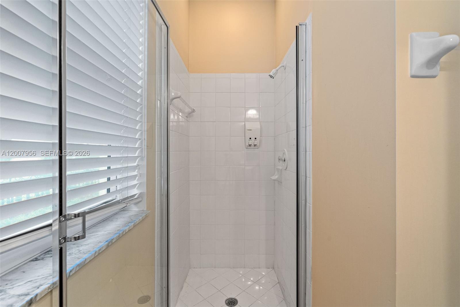 SAPPHIRE POINTE - DIAMOND - Residential