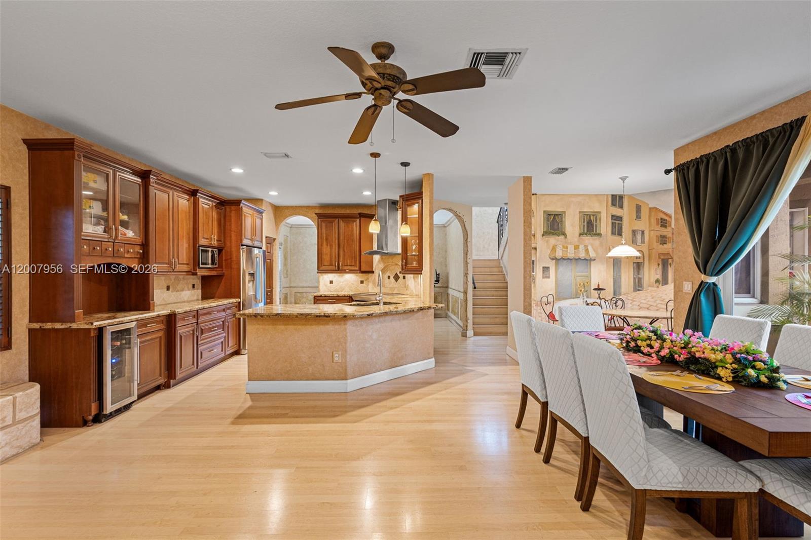 SAPPHIRE POINTE - DIAMOND - Residential