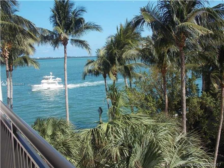 Fantastic ocean and pool views. New appliances and new A/C. Half bath is a plus. Enjoy island living in the middle of the city !  5 minute walk to Brickell City Centre.   Motivated owner