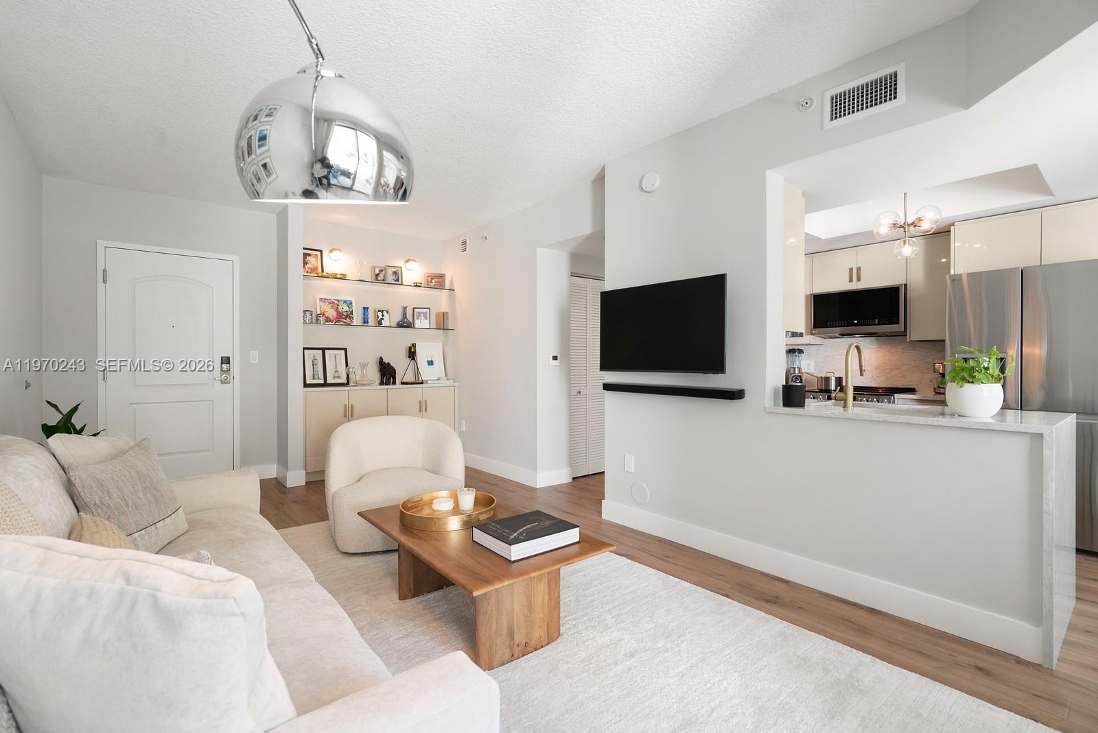 THE COSMOPOLITAN RESIDENC - Residential