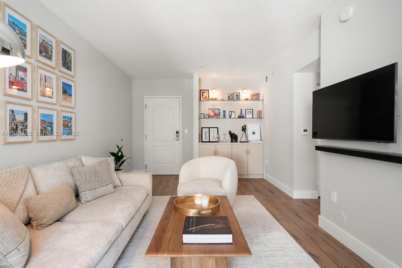 THE COSMOPOLITAN RESIDENC - Residential