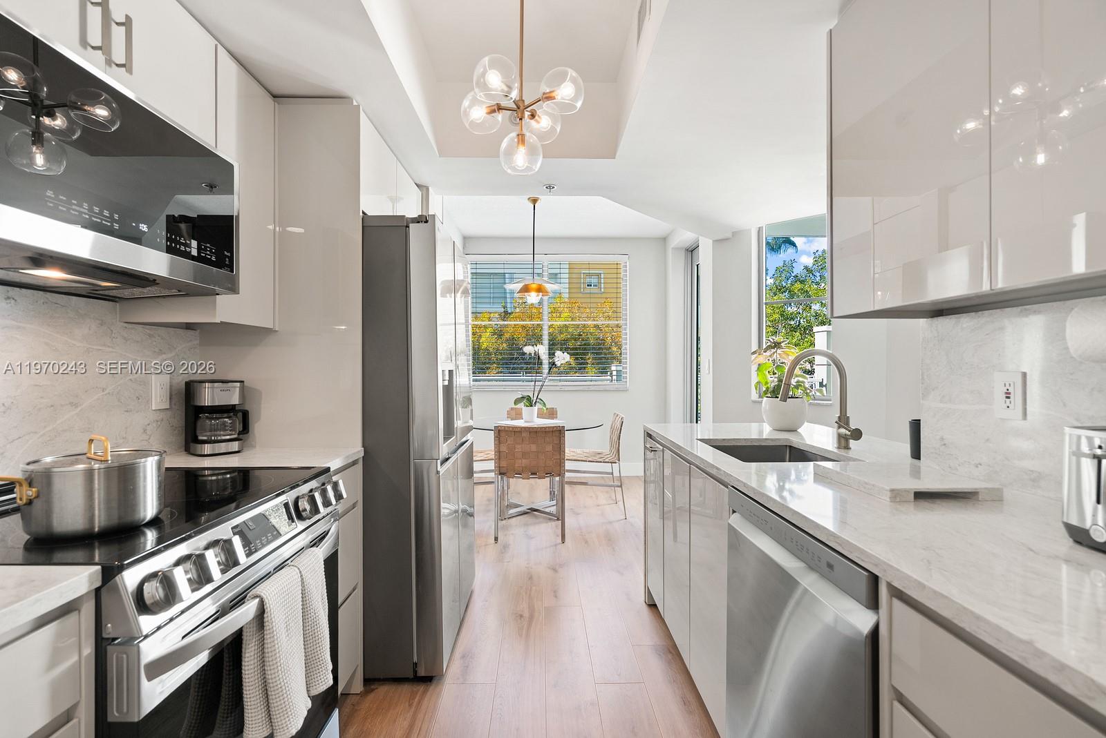 THE COSMOPOLITAN RESIDENC - Residential