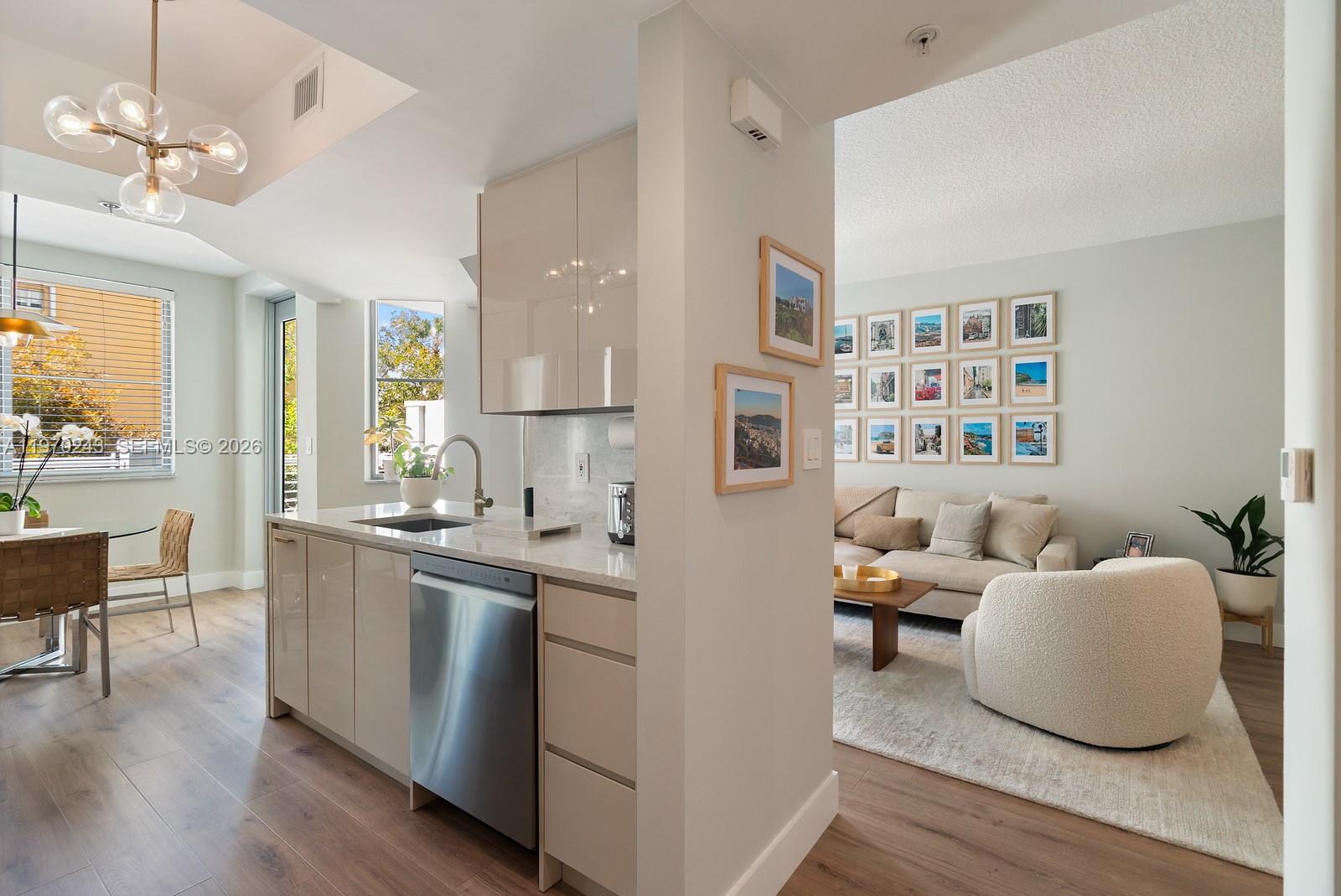 THE COSMOPOLITAN RESIDENC - Residential