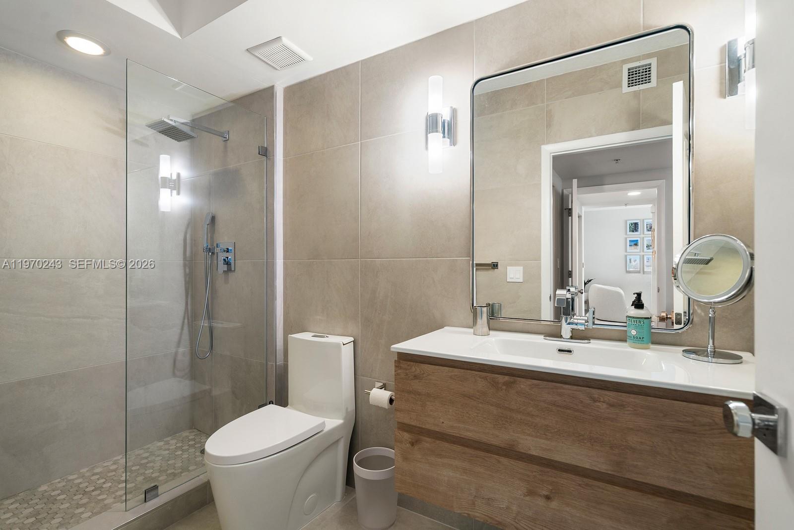 THE COSMOPOLITAN RESIDENC - Residential