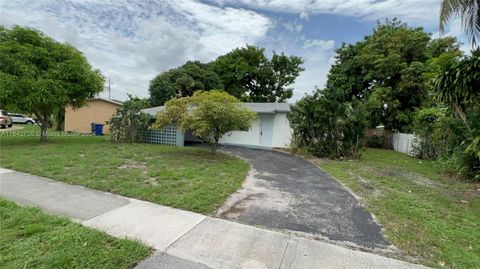 A home in Lauderdale Lakes