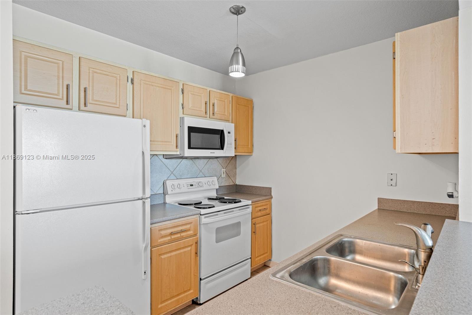 2665 SW 37th Ave 813