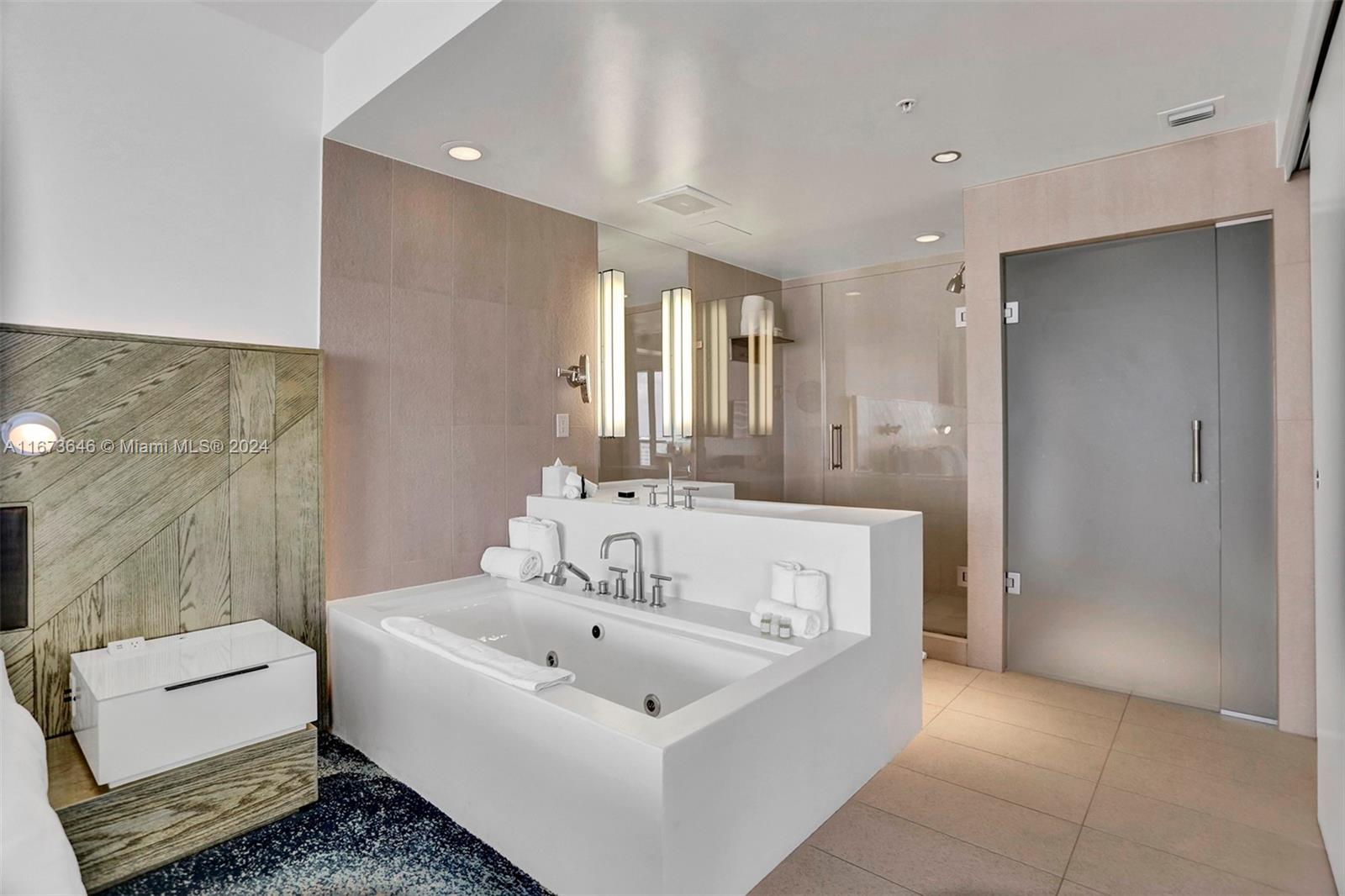 FORT LAUDERDALE RESIDENCE - Residential