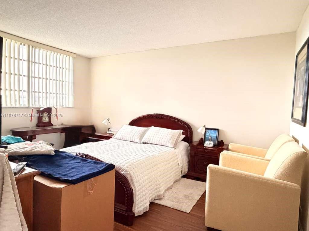 ROYAL OAKS CONDO - Residential