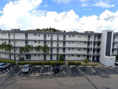Photo of 441 NE 195th St #412, Miami, FL 33179 (MLS # A11878717)