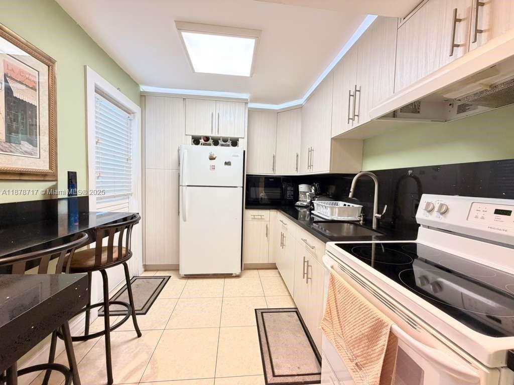 ROYAL OAKS CONDO - Residential