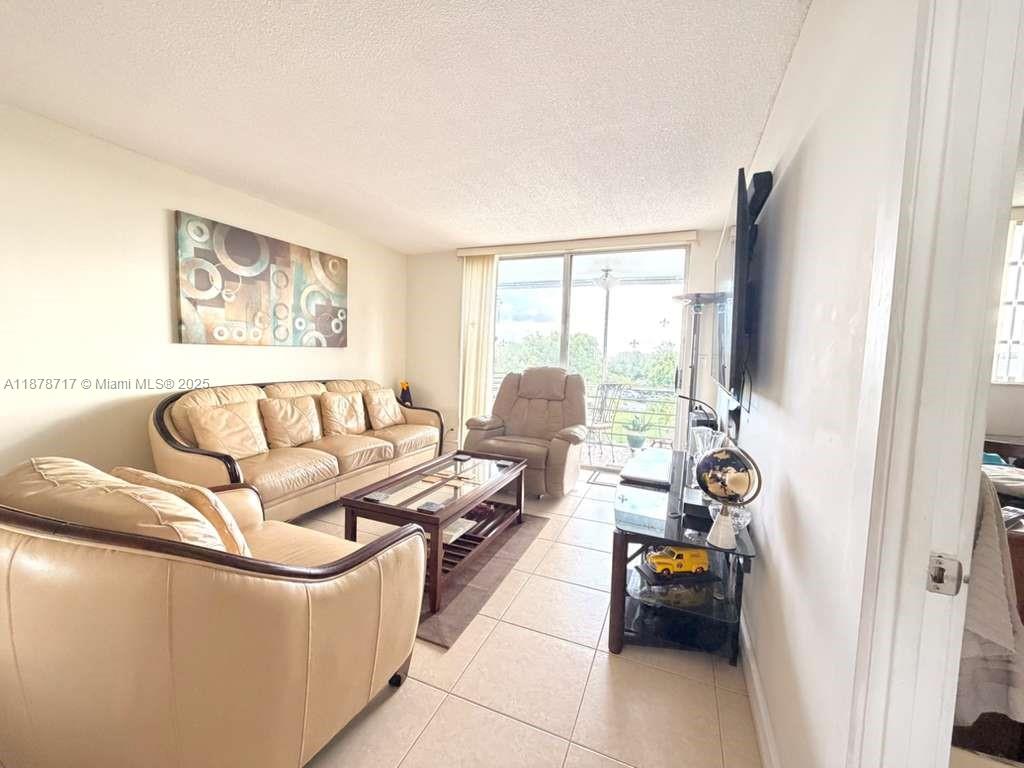 ROYAL OAKS CONDO - Residential