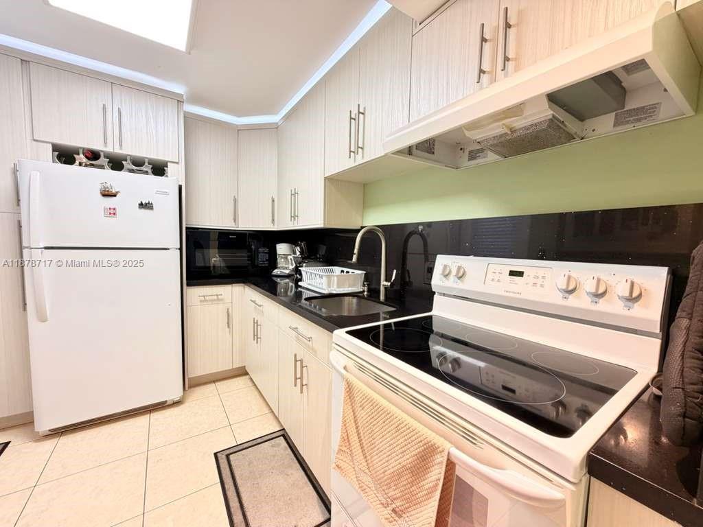 ROYAL OAKS CONDO - Residential