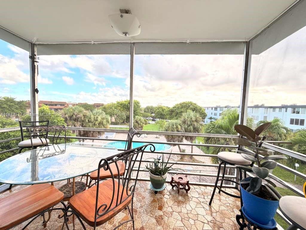 ROYAL OAKS CONDO - Residential